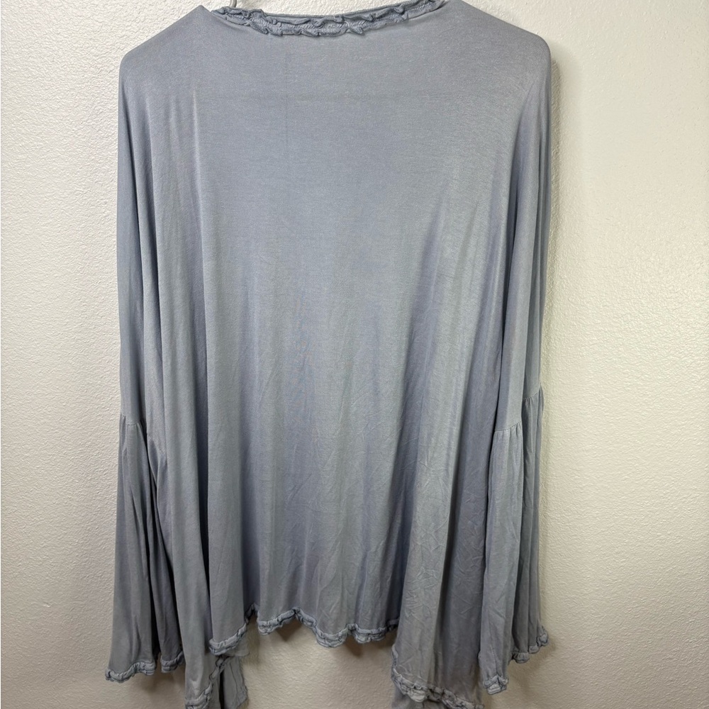 Arianna’s By Howard’s Open Front Ruffled Hem Light Weight - Picture 7 of 8